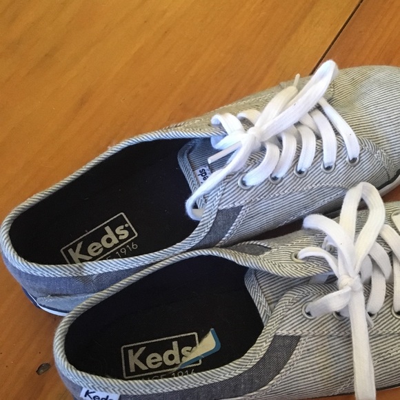 Blue and white striped Keds, size 7.5. - Picture 2 of 3